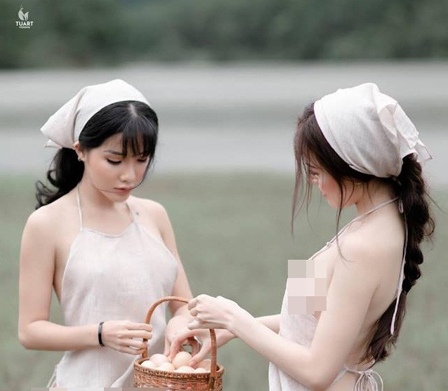Ngoài Á hậu Thư Dung và người mẫu nam, chân dài hở bạo hơn cả Thư Dung trong bộ ảnh khoe thân phản cảm ở Tuyệt tình cốc Đà Lạt cũng là nhân vật trở thành tâm điểm thu hút sự chú ý. Ảnh: Tuart.