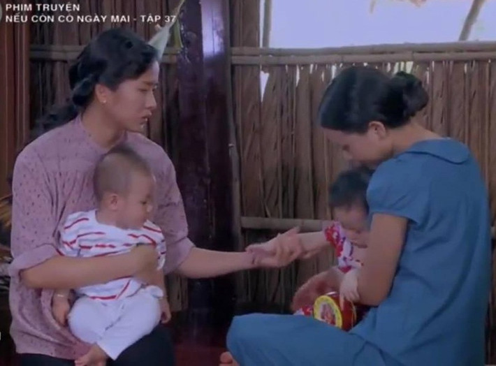 Bộ phim " Nếu còn có ngày mai" xoay quanh số phận của hai chị em cùng cha khác mẹ là Duyên và Ngọc. Trong phim, Bella Mai đảm nhận vai Duyên lúc lớn. Mẹ mất sớm, bị mẹ ghẻ hành hạ, tuổi thơ nhiều cơ cực khiến Duyên từ một cô bé ngây thơ, hồn nhiên trở nên nhiều toan tính và đố kỵ với Ngọc (do Sam thủ vai). Ảnh cắt clip VTV.