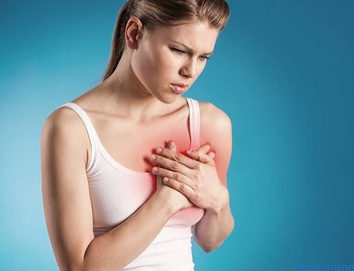 Nhũ hoa tiết dịch là một dấu hiệu khả dĩ của một tình trạng được gọi là tăng prolactinaemia. Nồng độ prolactin cao ảnh hưởng đến sự cân bằng nội tiết tố và làm rối loạn quá trình rụng trứng. Ảnh: amazonaws.