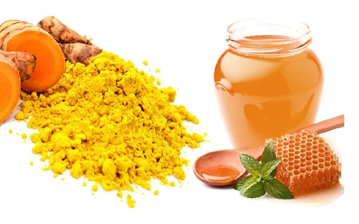 Nghệ, mật ong cũng có tác dụng hỗ trợ điều trị cho người bị trào ngược dạ dày thực quản rất hiệu quả. Ảnh: themaz.