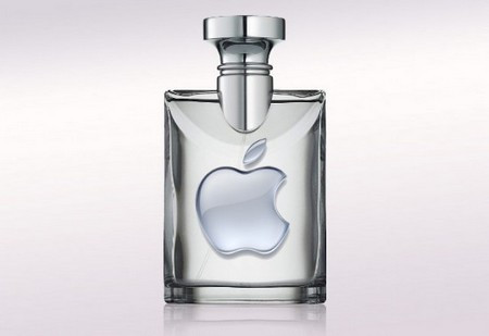 Nước hoa mùi Macbook. Thương hiệu Air Aroma đã cho ra mắt một loại nước hoa lấy cảm hứng từ chiếc MacBook, được trưng bày ở Triển lãm nghệ thuật Australia. Sản phẩm này có mùi mực in, giấy, băng dính, mùi của một chiếc MacBook và một chút keo. Tuy nhiên, loại nước hoa này không sản xuất để bán.
