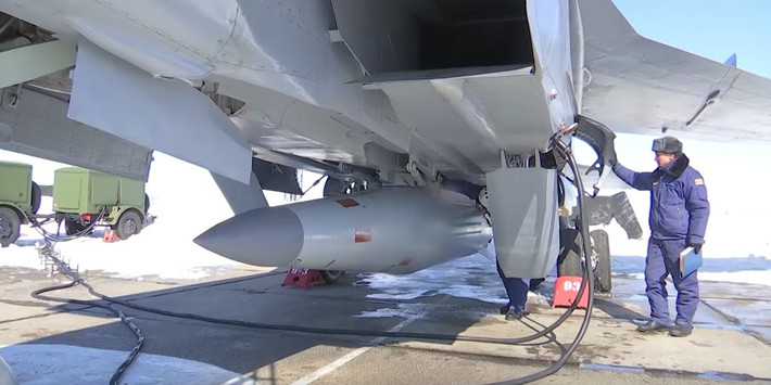 Cho đến nay, Nga đã sử dụng cả tên lửa Kh-47M2 Kinzhal và Kh-22 để tấn công các mục tiêu có giá trị cao ở Ukraine như kho chứa dưới lòng đất và trung tâm chỉ huy.