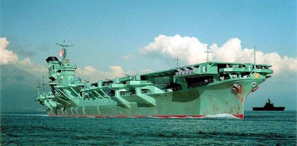 Hỏa lực phòng không của Shinano có thể nói là mạnh, nhưng số lượng pháo 25mm vẫn là không đủ để giúp con tàu chống đỡ những đợt tấn công lớn từ máy bay Mỹ. Khó khăn hơn nữa là con tàu vấp phải nhiều sai sót trong thiết kế khiến cho giáp tàu không được chắc chắn và nhiều yếu tố kỹ thuật hạn chế khác.