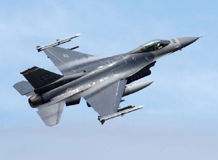 Nhìn chung, mặc dù máy bay F-16 của Ukraine có vẻ như được đưa vào sử dụng chủ yếu để chiến đấu phòng không, đặc biệt là bảo vệ các thành phố và cơ sở hạ tầng khỏi các cuộc tấn công bằng máy bay không người lái và tên lửa hành trình của Nga, nhưng hiện nay, máy bay này cũng đang thực hiện các phi vụ không đối đất, tận dụng tối đa khả năng đa nhiệm của mình. Ảnh: National Interest