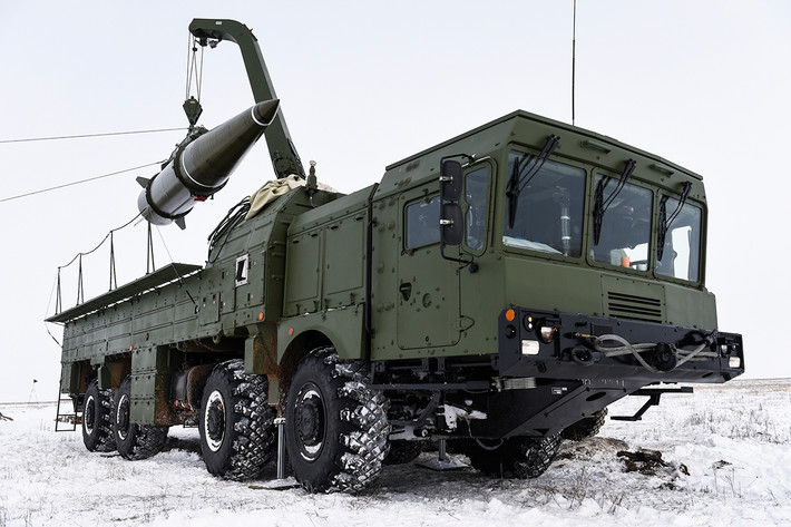 Mặc dù Ukraine và phương Tây phủ nhận sự tồn tại của Iskander-1000, nhưng các bằng chứng cho thấy Nga đã sẵn sàng đưa loại tên lửa này vào biên chế. Điều này có thể làm thay đổi đáng kể cục diện chiến trường Ukraine cũng như ảnh hưởng đến chiến lược phòng thủ của NATO.