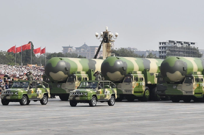 Trung Quốc đang phát triển năng lực chiến tranh hạt nhân. Dự kiến đến năm 2035, nước này sẽ có khoảng 1.500 đầu đạn hạt nhân. Theo dữ liệu mới nhất từ Viện nghiên cứu hòa bình quốc tế Stockholm, tính đến tháng 1 năm 2024, Trung Quốc đã có 500 đầu đạn hạt nhân. Để so sánh, Hoa Kỳ có 3.708 đầu đạn hạt nhân, trong khi Nga có 4.380 đầu đạn. Ảnh: Tân Hoa Xã