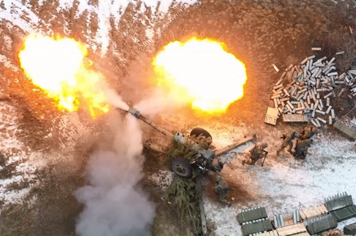 Theo Viện Nghiên cứu Chiến tranh Hoa Kỳ và trang Top War ngày 7 tháng 2, quân đội Ukraine đã phát động một cuộc phản công lớn mới ở Kursk vào ngày 6/2 và thành công tiến sâu 5 km vào hậu tuyến phòng thủ của Nga ở phía đông nam Sudzha. Ảnh: mil.ru
