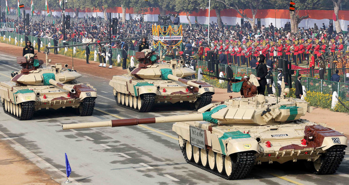 Ethiopia dù có lượng lớn T-72 nhưng đối mặt với tình trạng trang bị lỗi thời, cần hiện đại hóa để tăng cường năng lực quân sự. Trong khi đó, Ấn Độ dù đang nâng cấp xe tăng T-90 vẫn phải tiếp tục cải tiến để duy trì lợi thế trước các đối thủ khu vực.