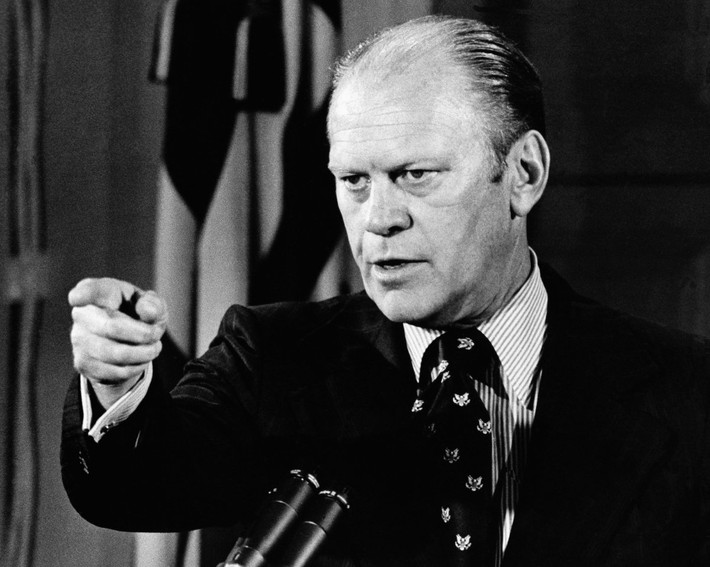 Trái lại, Tổng thống Gerald Ford được cho là người thân thiện với báo chí. Ông đã mời 6 nhà báo đến bữa tiệc chiêu đãi cấp Nhà nước, tổ chức vào nhiệm kỳ của ông. Ảnh: AP.