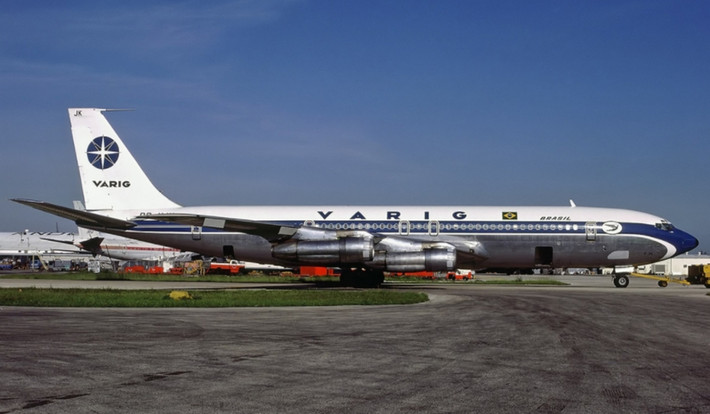 4. Chuyến bay Varig Boeing 707-323C chở những bức tranh của họa sĩ Manabu Mabe trị giá hơn một triệu USD đã biến mất bí ẩn. Chuyến bay này mất tích ngày 30/1/1979 khi bay từ sân bay Narita ở Nhật đến sân bay Rio de Janeiro-Galeao ở Brazil. Ảnh: The Richest.