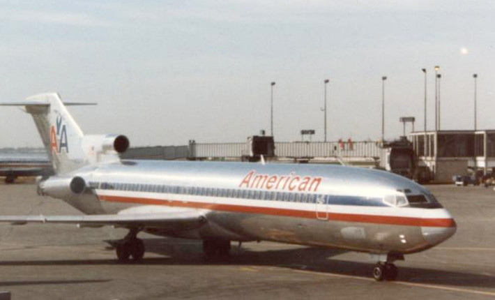 6. Chiếc Boeing 727-223 bị hai người đàn ông đánh cắp và mất tích cho đến tận ngày nay. Năm 2003, chiếc Boeing 727-223 bị mất cắp từ sân bay Quatro de Fevereiro ở Angola. Chiếc máy bay cất cánh hướng về phía Đại Tây Dương và đã biến mất kể từ đó. Ảnh: The Richest.