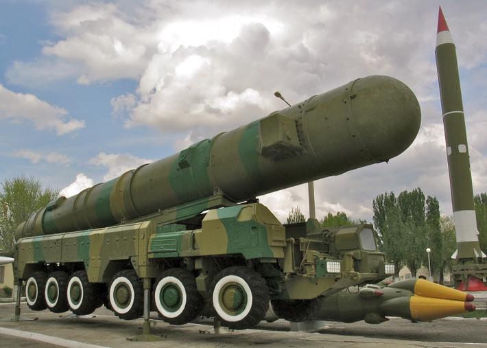 Mặc dù Iran có thể không quan tâm đến việc mua S-400, nhưng điều này không loại trừ việc mua thiết bị phòng không của Nga trong tương lai. Đặc biệt, hệ thống S-500 chuẩn bị được đưa ra thị trường để xuất khẩu và được thiết kế cho chiến tranh không gian cũng như cung cấp khả năng phòng thủ chiến lược chống lại máy bay, vệ tinh, máy bay vũ trụ và thậm chí cả tên lửa đạn đạo xuyên lục địa.