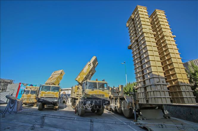 Phát biểu tại một cuộc họp báo, ông Ashtiani tuyên bố rằng Iran đã tự cung tự cấp trong việc sản xuất thiết bị phòng không, đặc biệt nêu bật khả năng tiên tiến của hệ thống Bavar-373 mà nước này tự sản xuất, khi cho rằng nó tương đương với S-400 của Nga.