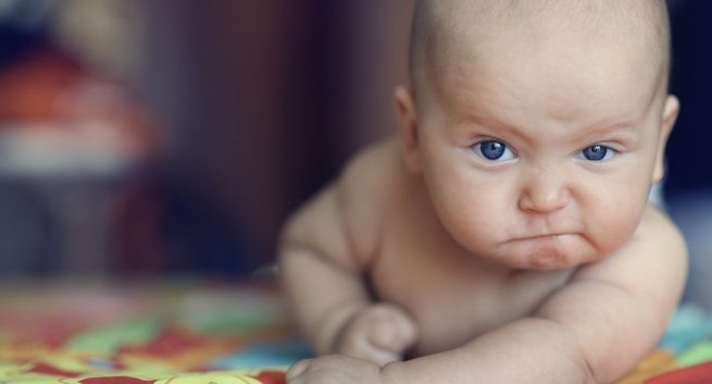 Bày tỏ cảm xúc. Bằng cách quan sát siêu âm 4D của bào thai, các nhà khoa học đã thấy rằng, từ tuần 24 trở đi, con có thể biểu diễn nhiều sắc thái cảm xúc trên khuôn mặt như miệng cười, chun mũi hay nhăn mày.