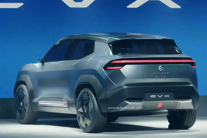 Suzuki eVX chạy điện có chiều dài lên tới 4.300 mm (169,3 inch). Nhưng rất có thể trong thời gian tới, Suzuki sẽ tận dụng mối quan hệ hợp tác tốt giữa hai hãng để ra mắt một dòng xe mới dựa trên bZ Small Crossover.