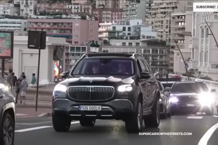 Không chỉ sở hữu hệ thống treo linh hoạt, chiếc Mercedes-Maybach GLS 600 còn được trang bị nhiều tính năng hiện đại và hay ho khác.