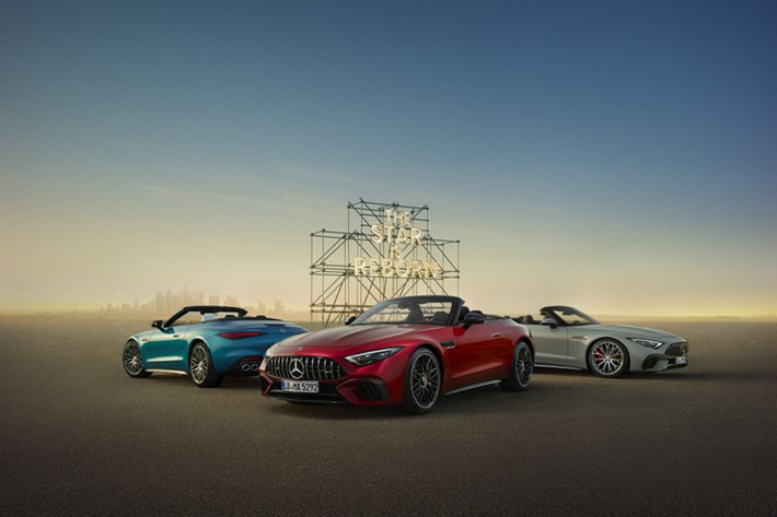 Được xem là phiên bản cao cấp nhất của dòng xe SL huyền thoại, Mercedes-AMG SL 63 tại Việt Nam sẽ có mức giá bán công bố là 12,290 tỷ đồng. Hiện khách hàng có thể bắt đầu đặt cọc xe ngay từ tháng 11 này.