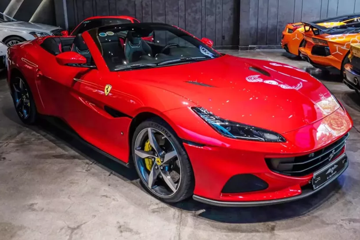 Vài ngày sau đó, chiếc siêu xe mui trần Ferrari Portofino M hàng hiếm xuất hiện trên đường phố Sài thành với biển kiểm soát NG, kể từ đó, siêu ngựa này rất ít khi lăn bánh, vài tháng sau, chủ nhân của xe bất ngờ bán lại Ferrari Portofino M cho showroom siêu xe của Phan Công Khanh.