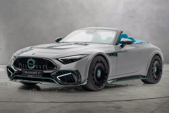 Trong ngành độ xe, Mansory luôn là cái tên gây ra nhiều ý kiến trái chiều bởi phong cách táo bạo và những tác phẩm có thể gây ấn tượng mạnh theo cả 2 hướng tích cực lẫn tiêu cực. Dự án mới nhất của Mansory cũng không phải ngoại lệ, khi chiếc Mercedes-AMG SL 63 mui trần này sau khi được công bố đã ngay lập tức thu hút sự chú ý của giới mê xe trên khắp thế giới.