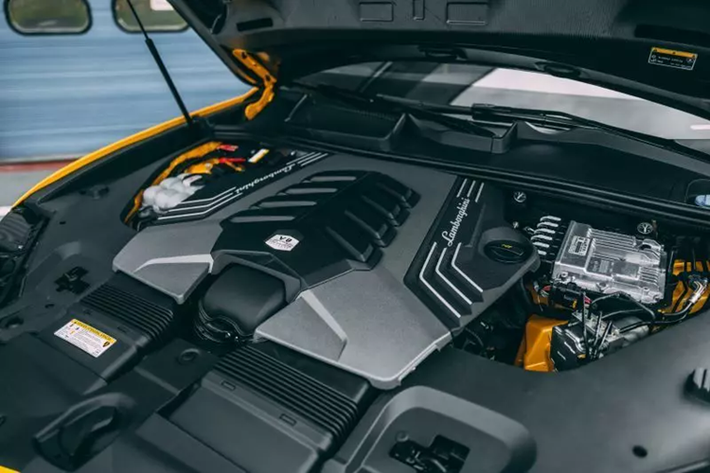 Và nếu bạn tò mò về chiếc Lamborghini Urus Performante biển tam hoa 9, ý nghĩa, 30K-569.99 của chiếc siêu SUV hiệu năng cao Lamborghini Urus Performante có phải là đấu giá, thay vì bấm ngẫu nhiên, câu trả lời là chủ xe đã phải chi thêm hơn 300 triệu đồng cho tùy chọn này.