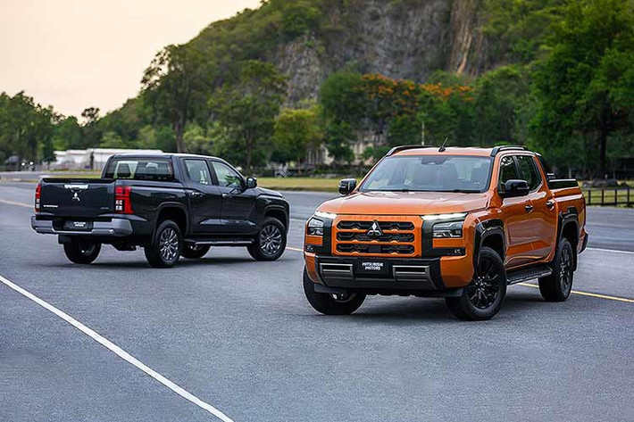 Triton đời mới còn được cung cấp công nghệ Mitsubishi Connect, cho phép người dùng tìm vị trí, truy cập lịch sử lái xe, kiểm tra dịch vụ đến hạn và thậm chí bật điều hòa không khí từ xa thông qua điện thoại thông minh. Sau màn ra mắt tại Philippines, mẫu xe này dự kiến sẽ tiếp tục được giới thiệu tại nhiều thị trường khác trên toàn cầu, trong đó có Việt Nam.