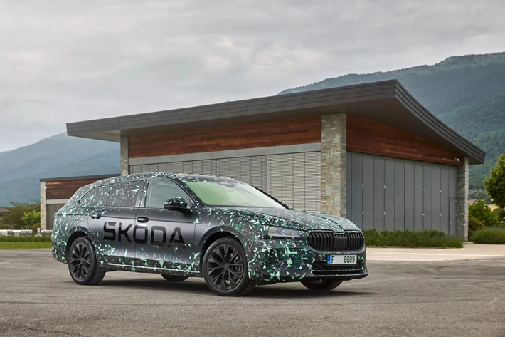 Tuy nhiên, động cơ plug-in hybrid sẽ chỉ dành cho Skoda Superb Combi 2024. Các động cơ này sẽ đồng hành với hộp số tự động ly hợp kép DSG và hệ dẫn động cầu trước hoặc 4 bánh toàn thời gian, tùy phiên bản.Theo kế hoạch, Skoda Superb 2024 sẽ chính thức trình làng ở thị trường châu Âu vào ngày 2/11 tới đây.