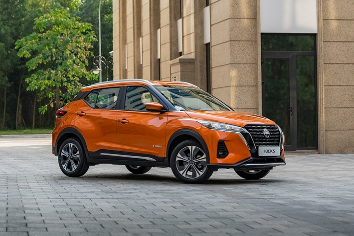 Trong tháng 10/2023, Nissan Việt Nam tiếp tục triển khai chương trình khuyến mãi cho 2 mẫu xe Almera và Navara. Trong khi đó, Nissan Kicks e-Power không nhận được chương trình ưu đãi của hãng, tương tự tháng 9/2023. Tuy nhiên, tại nhiều đại lý, Nissan Kicks e-Power vẫn giảm giá và có những ưu đãi riêng.