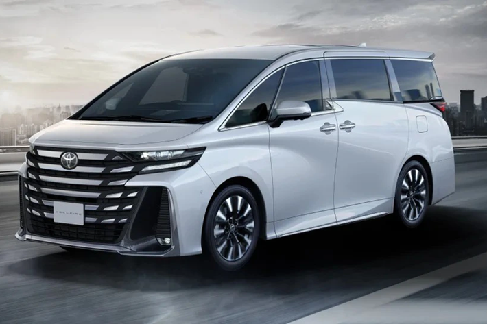 Theo đó, chiếc MPV hạng sang được chào bán với giá dao động khoảng 4 - 5 tỷ đồng. Khách hàng mua xe chỉ cần cọc trước từ 200 - 300 triệu đồng và được hứa hẹn giao xe vào cuối năm nay. Hiện tại, Toyota Việt Nam vẫn chưa công bố thông tin sẽ phân phối chính hãng Alphard 2024. Thế hệ cũ tại Việt Nam đang được bán với giá niêm yết 4,37 tỷ đồng.