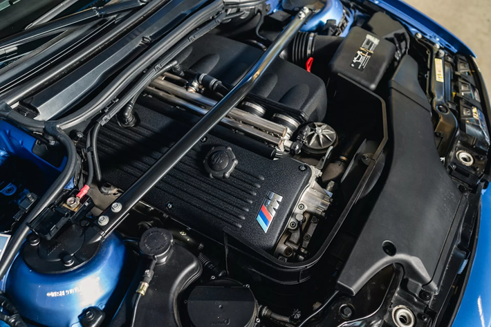 Không rõ BMW đã tạo nên bao nhiêu mẫu M3 E46 với màu Estoril Blue nhưng nhiều thông tin cho rằng có khoảng 200 xe BMW M3 E46 Estoril Blue được bán trên toàn cầu.