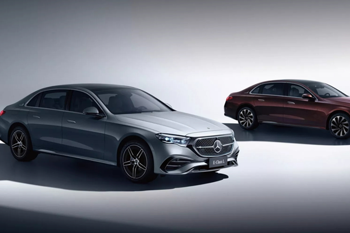 Sau khi ra mắt Mercedes-Benz E-Class (W214) giữa năm nay, Mercedes tiếp tục giới thiêu E-Class phiên bản L thế hệ mới dành cho khách hàng Trung Quốc. Mercedes-Benz E-Class L 2024 mới được xem là lựa chọn thay thế giá rẻ cho mẫu S-Class đầu bảng, với không gian nội thất rộng hơn, trang bị hiện đại và hàng ghế sau đặc biệt thoải mái.
