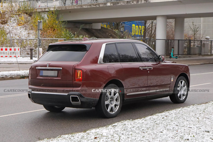Rolls-Royce hiện vẫn chưa công bố thời điểm giới thiệu Cullinan phiên bản mới. Theo Carscoops, mẫu xe này có thể ra mắt trong giai đoạn cuối năm 2024 hoặc đầu năm 2025.