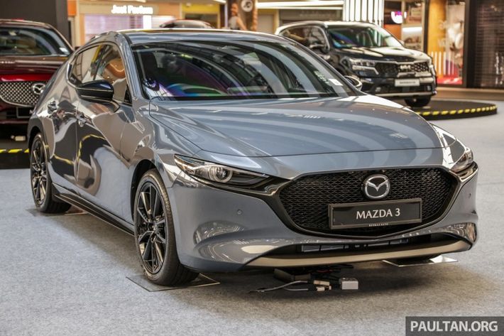 Vào hồi tháng 4 đầu năm nay, hãng Mazda đã tung ra phiên bản nâng cấp của dòng xe Mazda3 2023 mới ở thị trường nội địa Nhật Bản. Sau nửa năm, mẫu xe hạng C này tiếp tục trình làng ở thị trường Đông Nam Á, cụ thể là Malaysia.