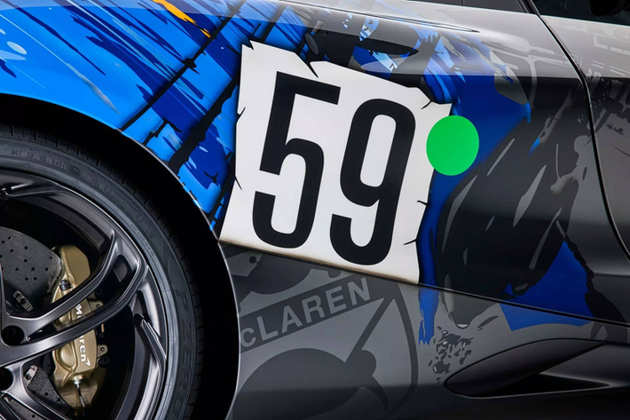 Số hiệu #59 gợi nhớ về chiếc McLaren F1 GTR chiến thắng Le Mans 1995 cùng các tay đua Yannick Dalmas, Nasanori Sekiya và JJ Lehto.