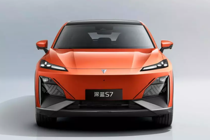 Vào ngày 25/6/2023, mẫu SUV đầu tiên của Deepal, thương hiệu con của Changan, chiếc Deepal S7 2023 mới đã chính thức được ra mắt tại thị trường Trung Quốc.