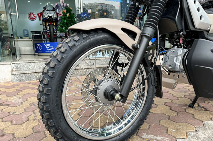 Nhưng thực tế, nhiều đại lý đang báo giá mẫu xe Yamaha PG-1 ở mức 31 – 32 triệu đồng (đã kèm thuế GTGT 10%). Như vậy với giá bán này khách hàng sẽ phải bỏ thêm số tiền từ 600 – 1,6 triệu đồng để sở hữu Yamaha PG-1. Bên cạnh đó, thời gian giao xe dự kiến là tháng 2/2024.