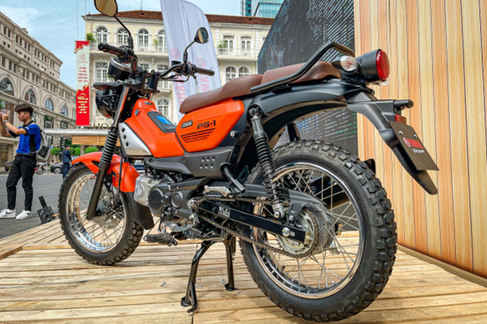 Yamaha PG-1 là mẫu xe máy địa hình đầy cá tính và đậm chất chơi. Xe vừa có thể sử dụng để đi lại hàng ngày trong thành phố, vừa có thể dùng để chính phục các cung đường khó trong những chuyến phượt dài ngày.