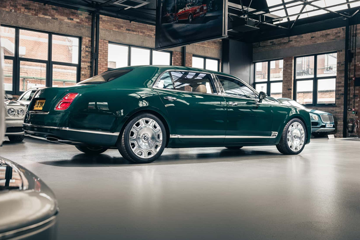 Bộ sưu tập Di sản Bentley được thực hiện trong 3 năm, nhằm kể lại toàn diện lịch sử 104 năm của thương hiệu Bentley thông qua các dòng xe đa dạng khác nhau.