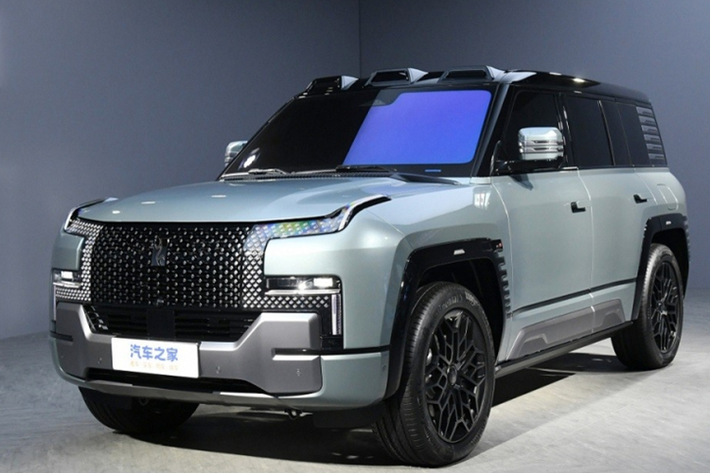 YangWang U8 2024 mới là 1 trong các xe SUV địa hình rất thú vị của BYD sản xuất, lý do, giá bán của nó lên đến 1,098 triệu nhân dân tệ (tương đương 3,58 tỷ đồng), không thua kém gì các xe SUV hạng sang của Range Rover cùng nhiều hãng khác.