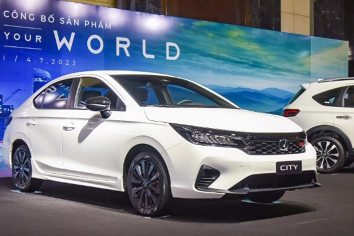 Honda City Mẫu sedan bán chạy thứ 3 trên thị trường hiện nay là Honda City. Sau 2 tháng 7 và 8 bị Mazda3 “vượt mặt” thì tới tháng 9 vừa qua City đã trở lại, tuy kết quả không quá ấn tượng nhưng cũng đủ để mẫu xe này giành lại chỗ đứng.