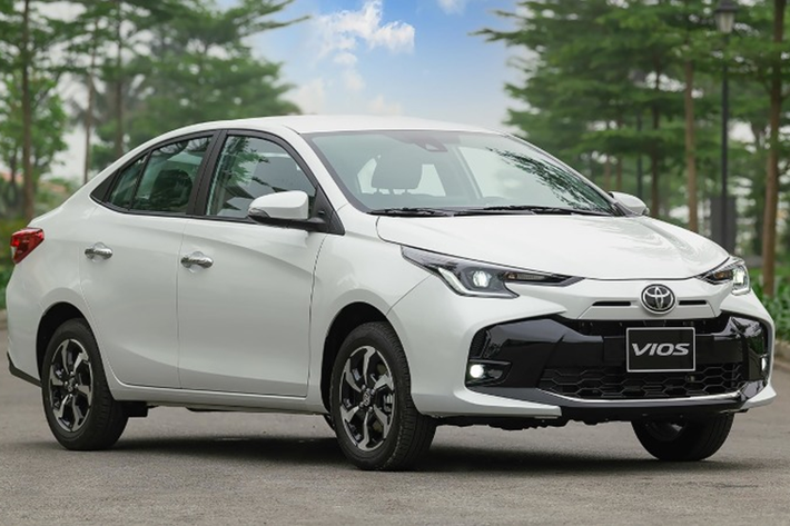 Toyota Vios Xếp sau Hyundai Accent là mẫu sedan “quốc dân” của nhà Toyota, Vios. Sau 2 tháng 7 và 8 liên tục ghi nhận doanh số ở mức “dậm chân tại chỗ” thì tháng 9 vừa qua Toyota Vios đã có một bước nhảy vọt bất ngờ. Cụ thể, doanh số tháng 9 của Toyota Vios đạt 1.496 xe, tăng trưởng 520% so với tháng 8 (288 xe).