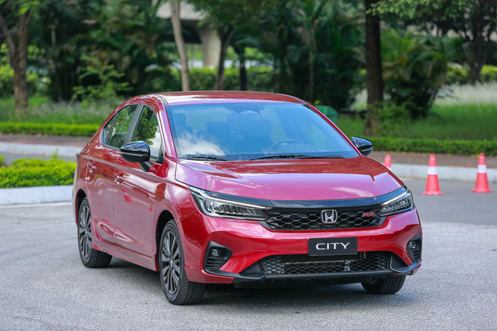 Tuy nhiên, xét trong quý III/2023 doanh số bán hàng của Honda City lại kém hơn Mazda3 145 xe, chỉ đạt 1.653 xe. Lũy kế tính từ đầu năm đến hết tháng 9/2023 có tổng cộng 6.756 chiếc Honda City được bàn giao đến khách hàng.