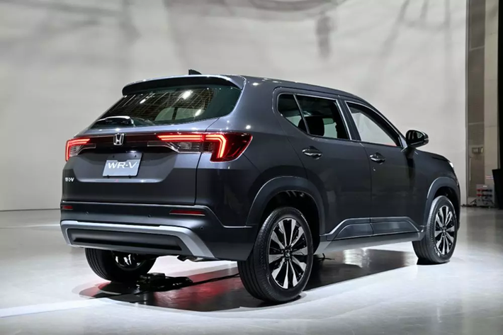 Sau khi Daihatsu thừa nhận gian lận thử nghiệm an toàn vào hồi cuối tháng 4/2023, chỉ có phiên bản hybrid HEV của Toyota Raize và Daihatsu Rocky bị ngừng bán ở thị trường Nhật Bản để chờ kết quả điều tra. Trong khi đó, phiên bản máy xăng của 2 mẫu xe này vẫn tiếp tục được phân phối.