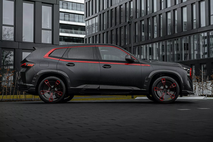 XM chính là mẫu SUV hiệu năng cao đắt và mạnh nhất trong dải sản phẩm của BMW nói chung cũng như BMW M nói riêng. Xe do phân nhánh thể thao BMW M Gmbh phát triển độc lập và là mẫu sản phẩm đầu tiên dòng M dùng động cơ hybrid.