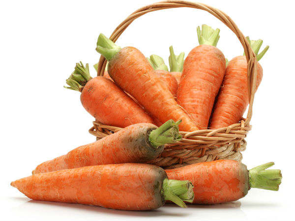 Cà rốt có chứa beta carotene có thể bảo vệ mắt chống lại bệnh đục nhân mắt và thoái hóa điểm vàng. Bên cạnh đó cà rốt còn cung cấp một dạng của vitamin A được gọi là beta-carotene, chất này đóng vai trò quan trọng trong việc bảo vệ tầm nhìn. Ảnh: Theo Boldsky