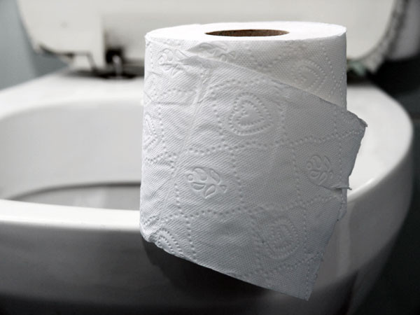 Vệ sinh sạch sẽ sau khi đi tiểu. Lau sạch một cách cẩn thận các khu vực phía trước và phía sau bộ phận sinh dục. Làm sạch khu vực đặc biệt này là rất quan trọng trong việc giảm nguy cơ nhiễm khuẩn.