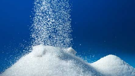 Aspartame. Aspartame đã được sử dụng trong nhiều năm như là một chất làm ngọt nhân tạo. Nó cũng được sử dụng trong nhiều loại kem đánh răng. Trung tâm Khoa học vì lợi ích cộng đồng khuyến cáo bạn không nên sử dụng những loại kem đánh răng có chứa chất này..