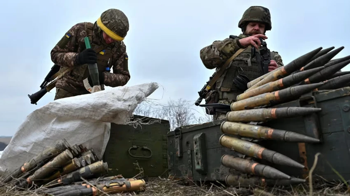 Nhà báo quân sự Ukraine Yulia Kiriyenko-Merinova cho biết, hiện nay tình trạng thiếu đạn dược trầm trọng, bao gồm cả đạn súng cối và các loại pháo khác. Ảnh: Reuters.
