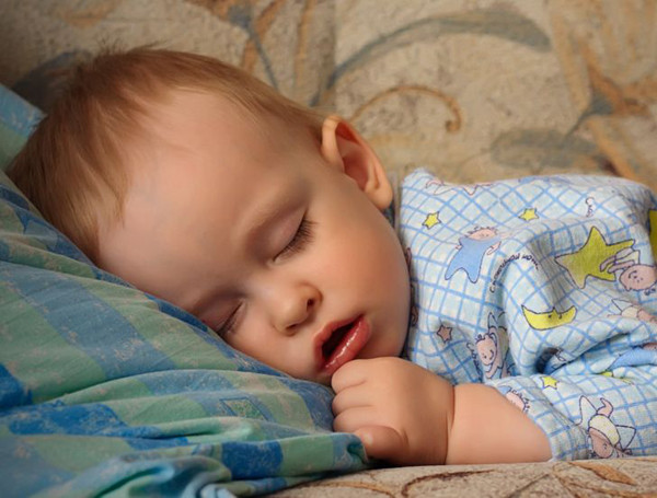 Ngoài việc nửa dưới khuôn mặt dài ra, thở bằng miệng còn có thể dẫn đến tình trạng mặt lồi với cằm nhỏ và trán dốc.
