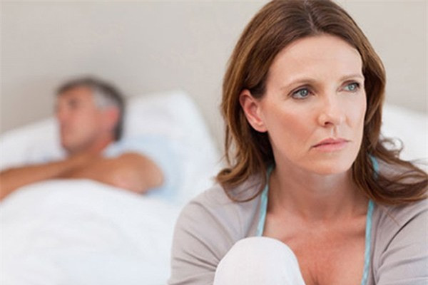 Quên chăm lo cho tình dục. Đời sống tình dục ở tuổi mãn kinh bị thay đổi bởi nội tiết tố. Tần số tình dục giảm đi theo độ tuổi, đến tuổi 75-85 hầu như mọi người chỉ có 3-5 lần mỗi tháng.