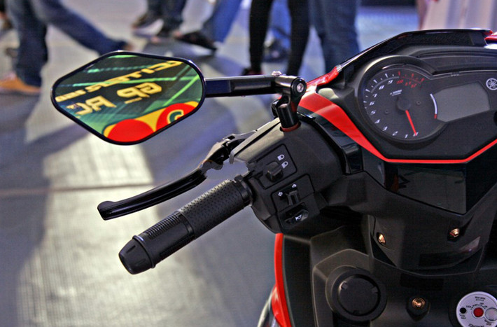 Cùm thắng Racing Boy, Cùm côn Brembo.